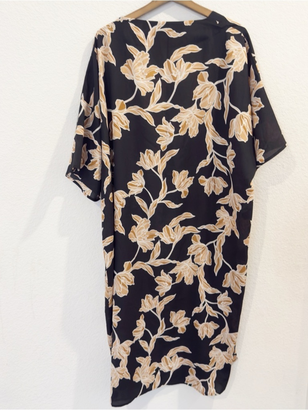 Maison Du Soir- Serene Floral Black/Gold Kimono Robe - S/M - Picture 3 of 9